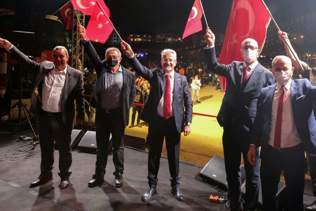 Nilüfer’de yürekler Cumhuriyet için attı