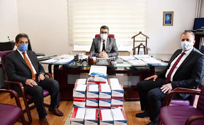 Yüz yüze eğitime 35 bin maske ve hijyen seti desteği