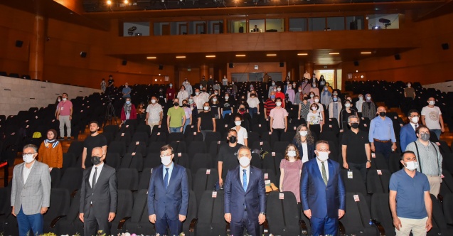 Söz düellosunun şampiyonu Üsküdar Takımı