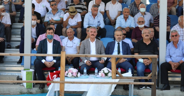 Rahvan At yarışları nefes kesti