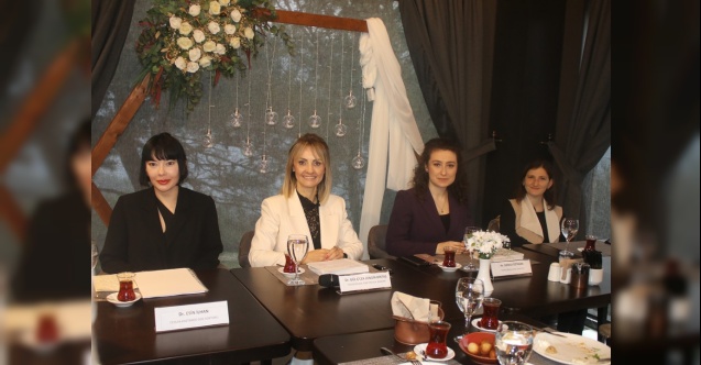 “iş hayatında kadın olmak erkeklere göre daha zor”