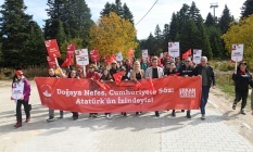 Uludağ’da yüzlerce kişi Cumhuriyetin izinde yürüdü