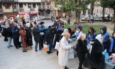 YASAV’dan Ulucami bahçesinde ramazan iftarı