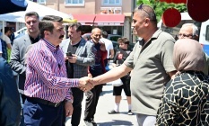 Başkan Yılmaz esnaf ve vatandaşla bayramlaştı