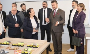 GESİAD’dan Kelesli çocuklara teknoloji desteği