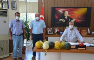 Başkan Özkan'a en doğal hediye