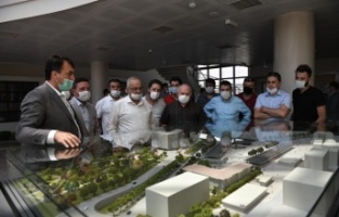 “Emsal azalımı ve projesiyle kent adına büyük yatırım”