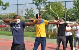 Yabancı öğrencilere okçuluk eğitimi