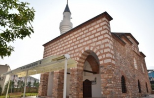 600 yıllık Kefensüzen Camii küllerinden doğdu