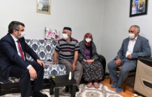 Başkan Yılmaz vatandaşa kulak veriyor