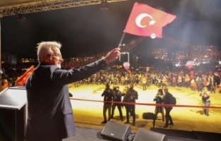 Nilüfer’de yürekler Cumhuriyet için attı