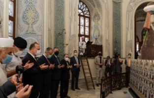 Padişah türbelerinde Kur’an tilaveti