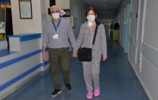 İlk yapay kalp nakli başarı ile gerçekleşti