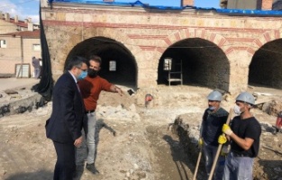 Molla Yegan özüne dönüyor