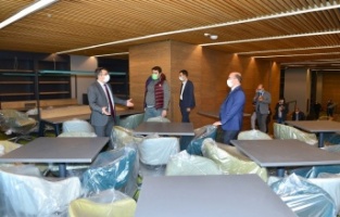 Uyumayan kütüphane gün sayıyor