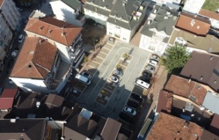 Yeşil Çayır Caddesine modern otopark kazandırıldı