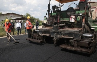 Nilüfer’de asfalt çalışmaları aralıksız sürüyor