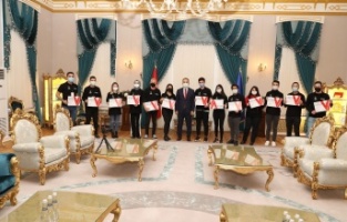 Vlogger akademide sertifika heyecanı