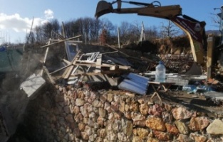 4 kaçak yapının yıkımı gerçekleştirildi