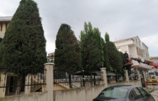 Gürsu Belediyesi kamusal alanlara bakım yapıyor