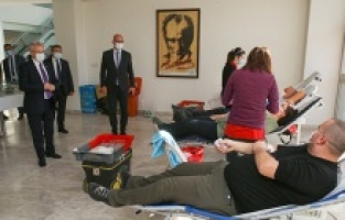 Nilüfer Belediyesi çalışanlarından kan bağışı