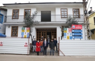 Tirilye Sanat Evi açılışa gün sayıyor