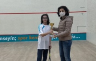 Anneler ve çocukları Squash Turnuvası’nda buluştu