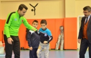 Bursa Yıldırım’da engeller sporla aşılıyor