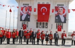 Bursa Mudanya’da 23 Nisan coşkuyla kutlandı