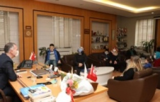 İnegöl'de otizmli çocuklar ayçiçeği kartıyla fark edilecek