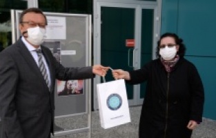 Kitap yüzü oldular ödülü kaptılar