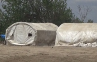 Mustafakemalpaşa Belediyesi'nden mevsimlik işçilere sel kalkanı