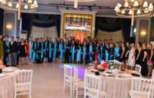 Bursa Yönder Okullarında görkemli mezuniyet balosu