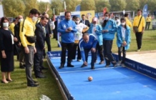 Bursa’da 250 bin çocuk sahaya iniyor