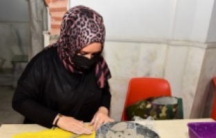 Kadın çömlek ustaları Yıldırım'da yetişiyor