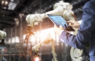 Makine sektörü katma değer katarak büyüyor