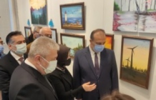 Ötelenmiş hayatlardan el sanatları sergisi ziyaretçilerini bekliyor.