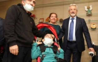 Tekerlekli sandalyeler yeni yıl hediyesi oldu