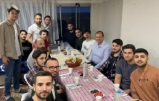 Başkan Usta öğrencilerin iftar sofrasına konuk oldu