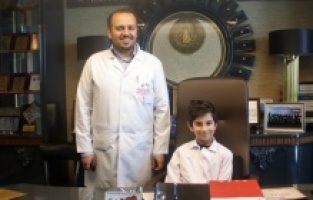 Hayat Hastanesi’nin yönetici  koltukları çocuklara emanet