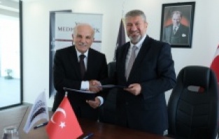Mudanya Üniversitesi ile Medical Park Bursa arasında iş birliği anlaşması imzalandı