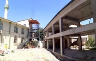 Adalet Camii yeni hizmet binası hızla yükseliyor