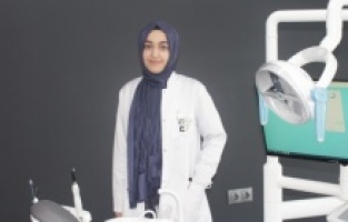 Diş Hekimi Esmanur Eyrice: “Tatil dönüşü diş bakımı unutulmamalı”