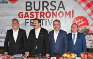 Hisarcıklıoğlu’na ‘Bursa hizmet nişanı’
