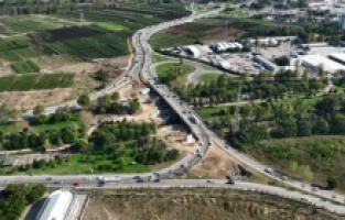 Ulaşım düğümü köprülerle çözülüyor