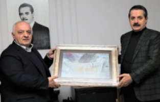 Almanya’dan geldiler, dünyaya “ikinci el giysi” satıyorlar