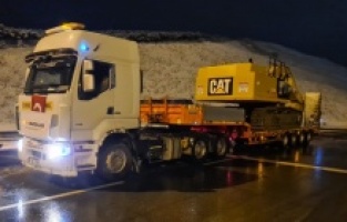 İMSİAD depremzedelerin yaralarını sarıyor