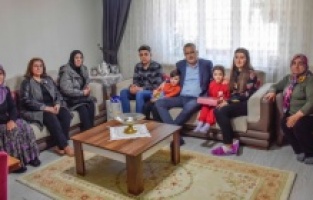 Karacabey Belediyesi depremzedelerin yanında