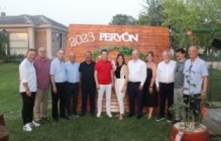 PERYÖN üyelerinden birlik gösterisi