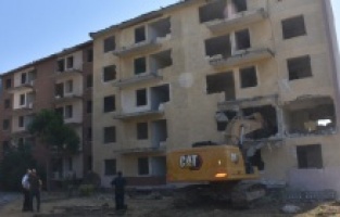 Akyükselen İnşaat, yeni proje için yıkıma başladı